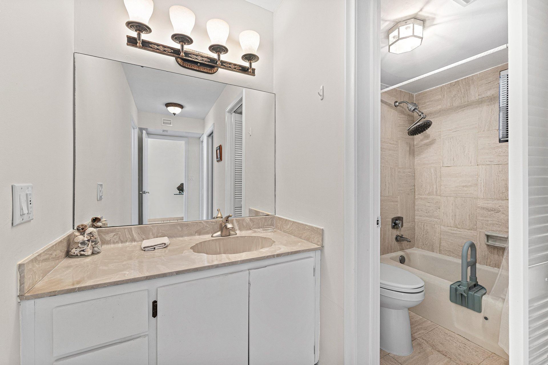3951 N Ocean Boulevard, Unit 302, Delray Beach, FL 33483 Photo