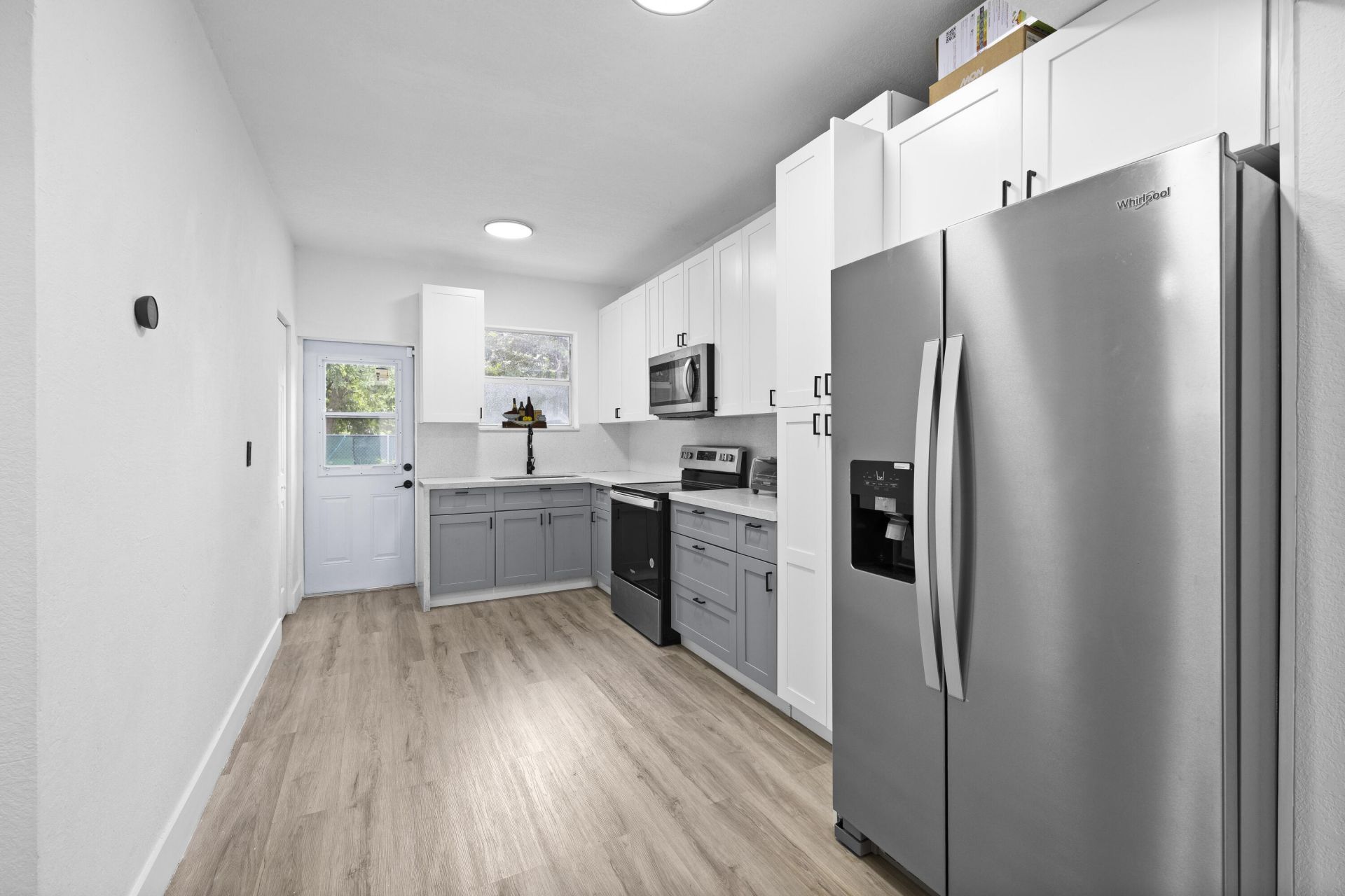 28 NE 165th Street, Miami, FL 33162 Photo