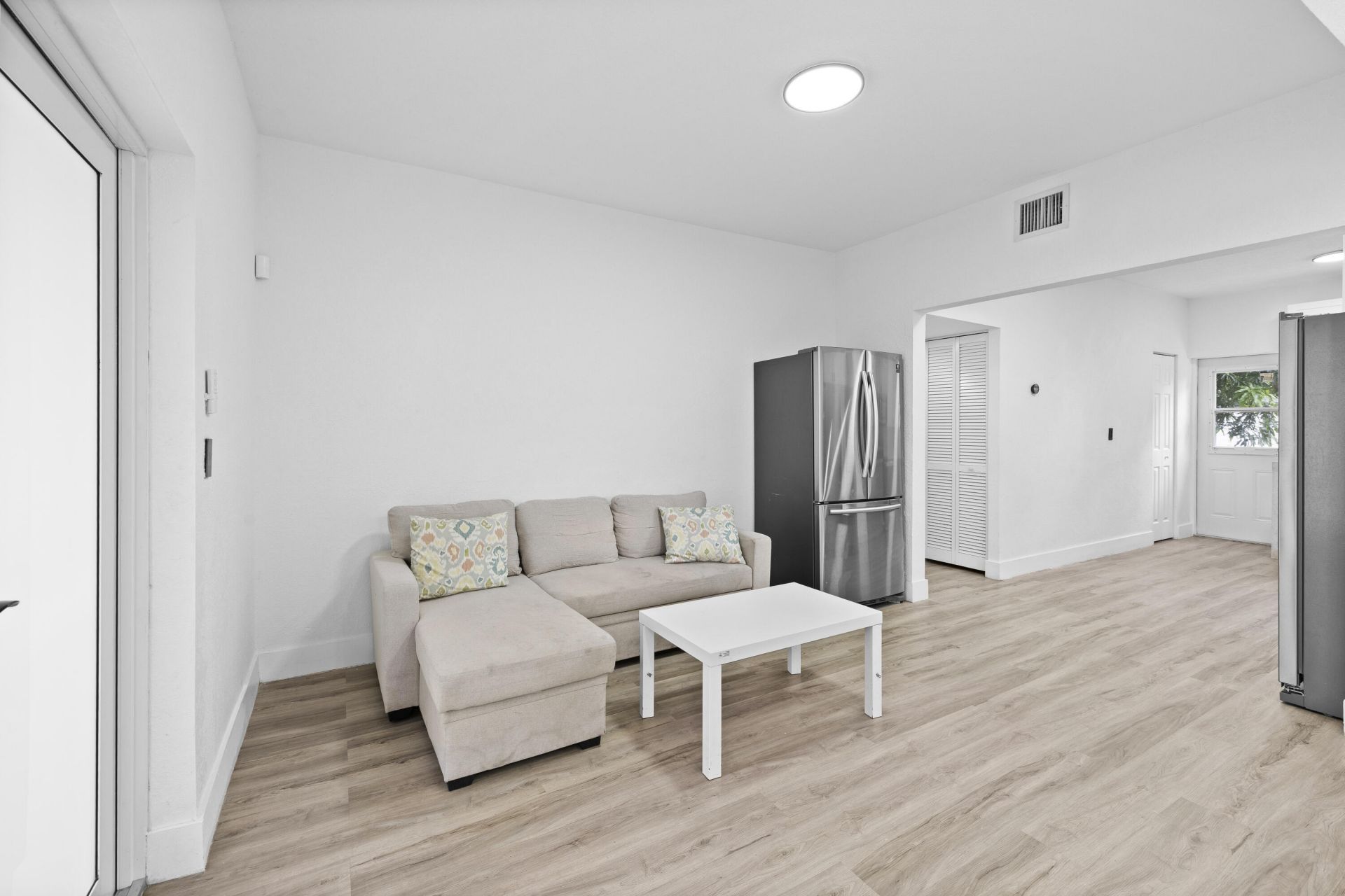 28 NE 165th Street, Miami, FL 33162 Photo