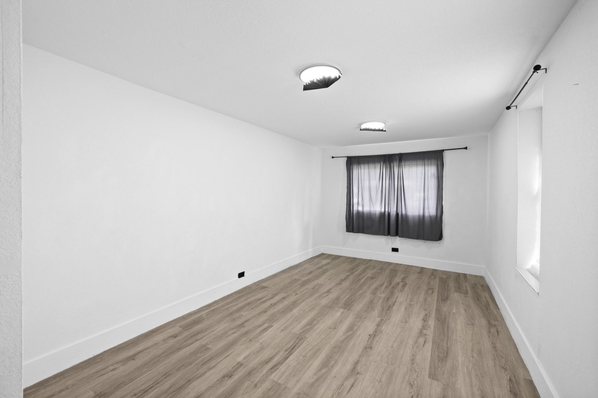 28 NE 165th Street, Miami, FL 33162 Photo