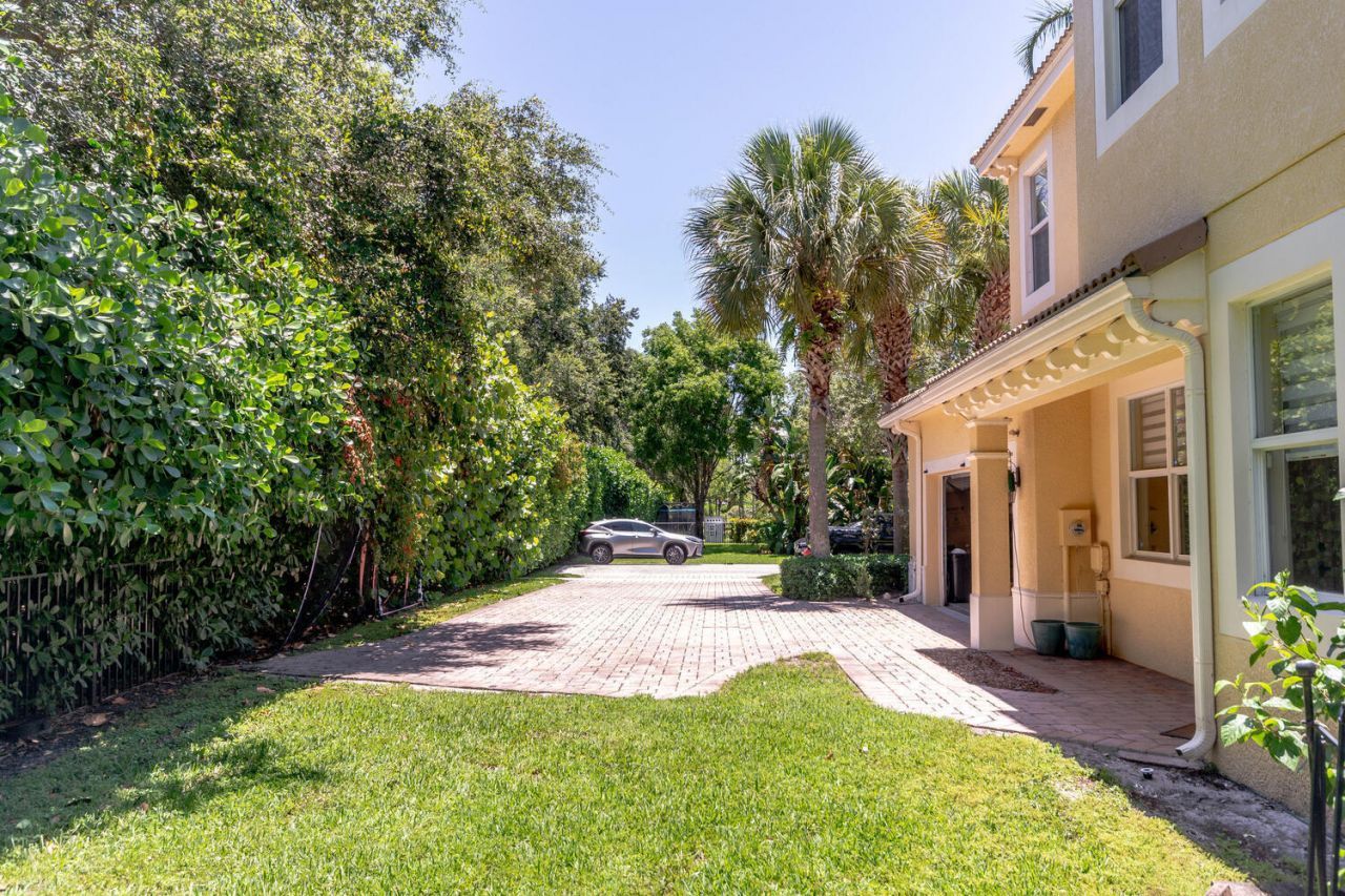 4655 Cadiz Circle, Palm Beach Gardens, FL 33418 Photo