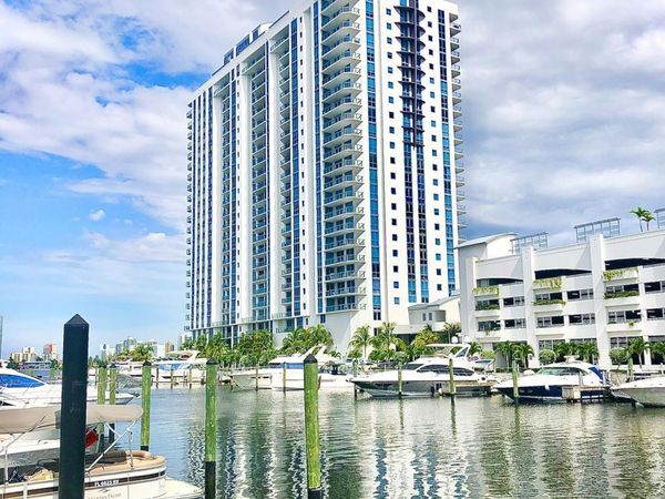 17111 BISCAYNE Boulevard, Unit 1903, North Miami Beach, FL 33160