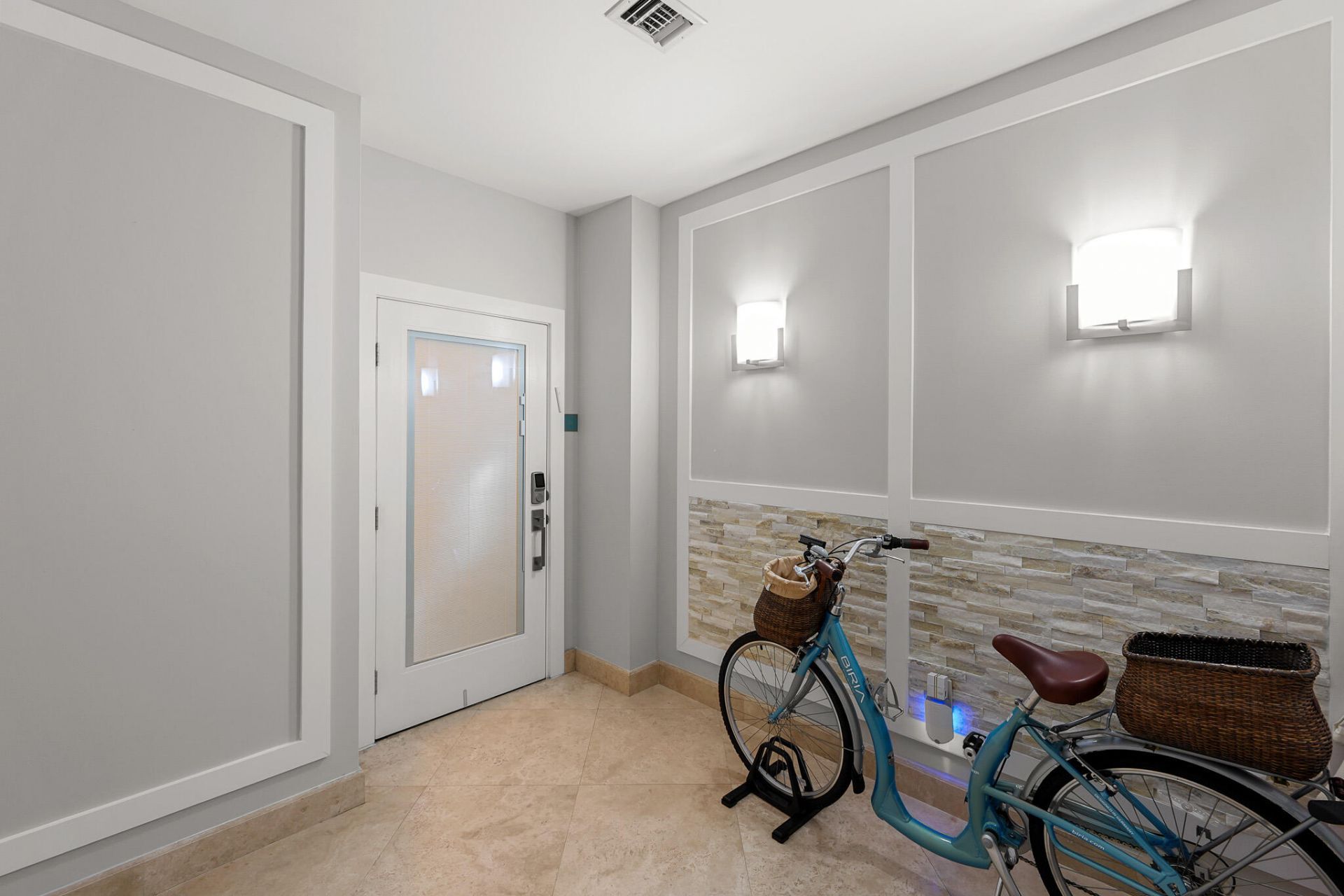 3940 N Flagler Drive, Unit 203, West Palm Beach, FL 33407 Photo
