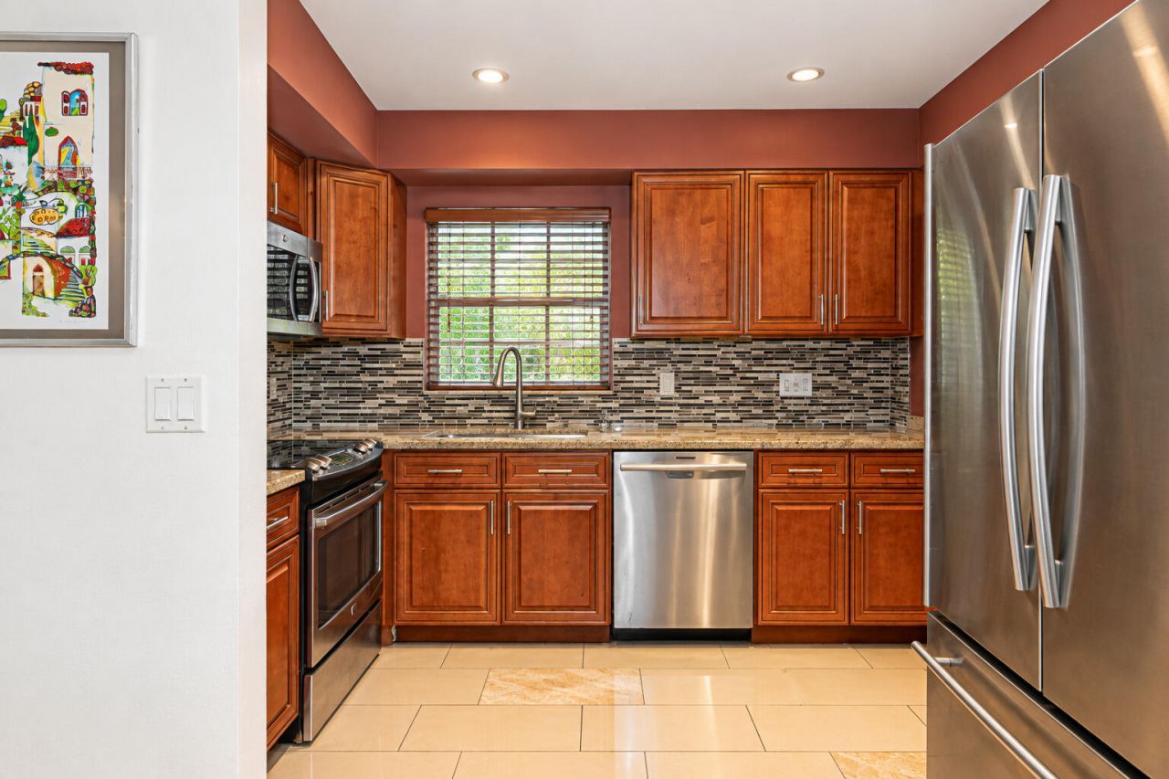 639 Madeline Court, West Palm Beach, FL 33413 Photo
