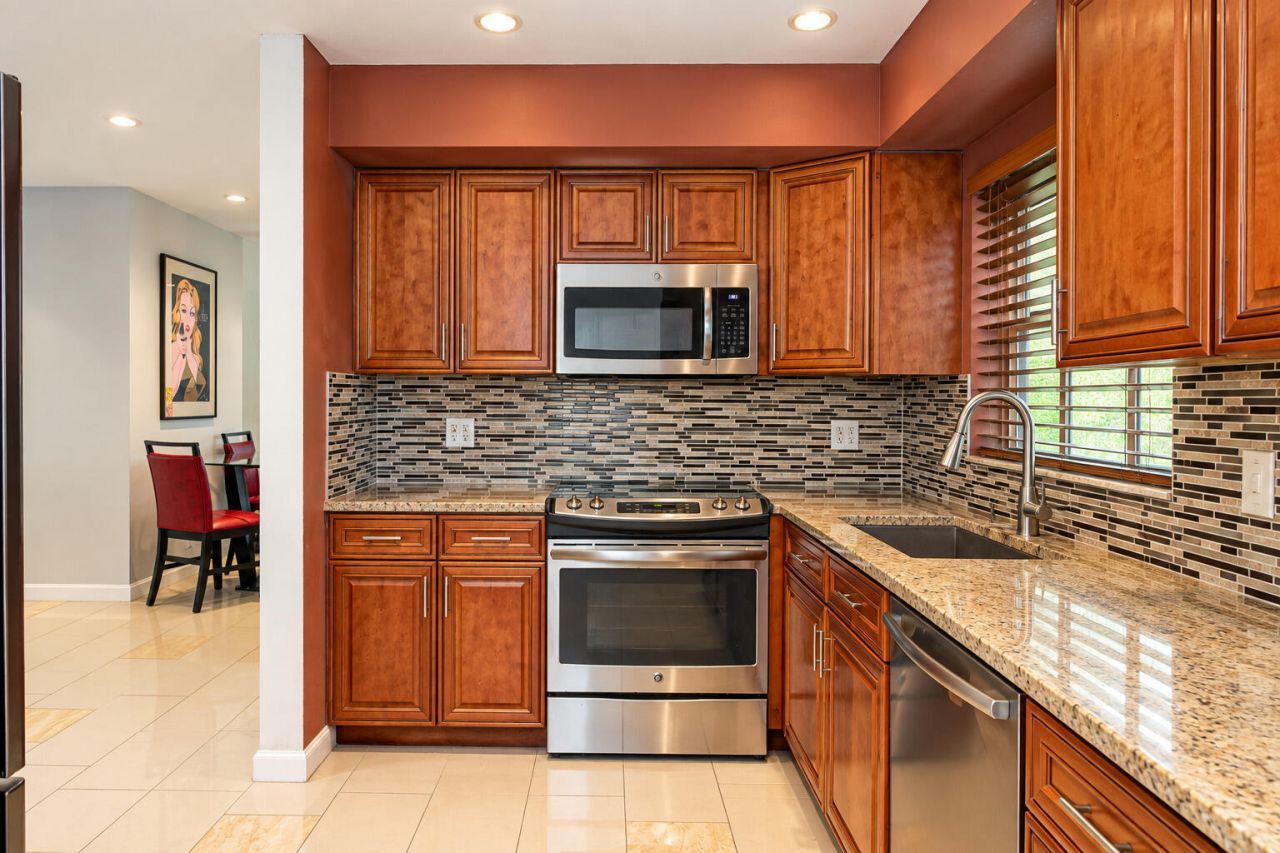 639 Madeline Court, West Palm Beach, FL 33413 Photo