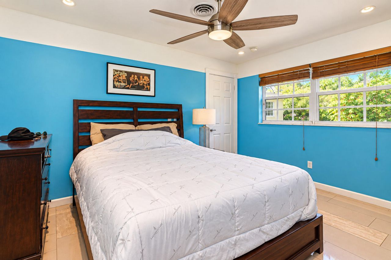 639 Madeline Court, West Palm Beach, FL 33413 Photo