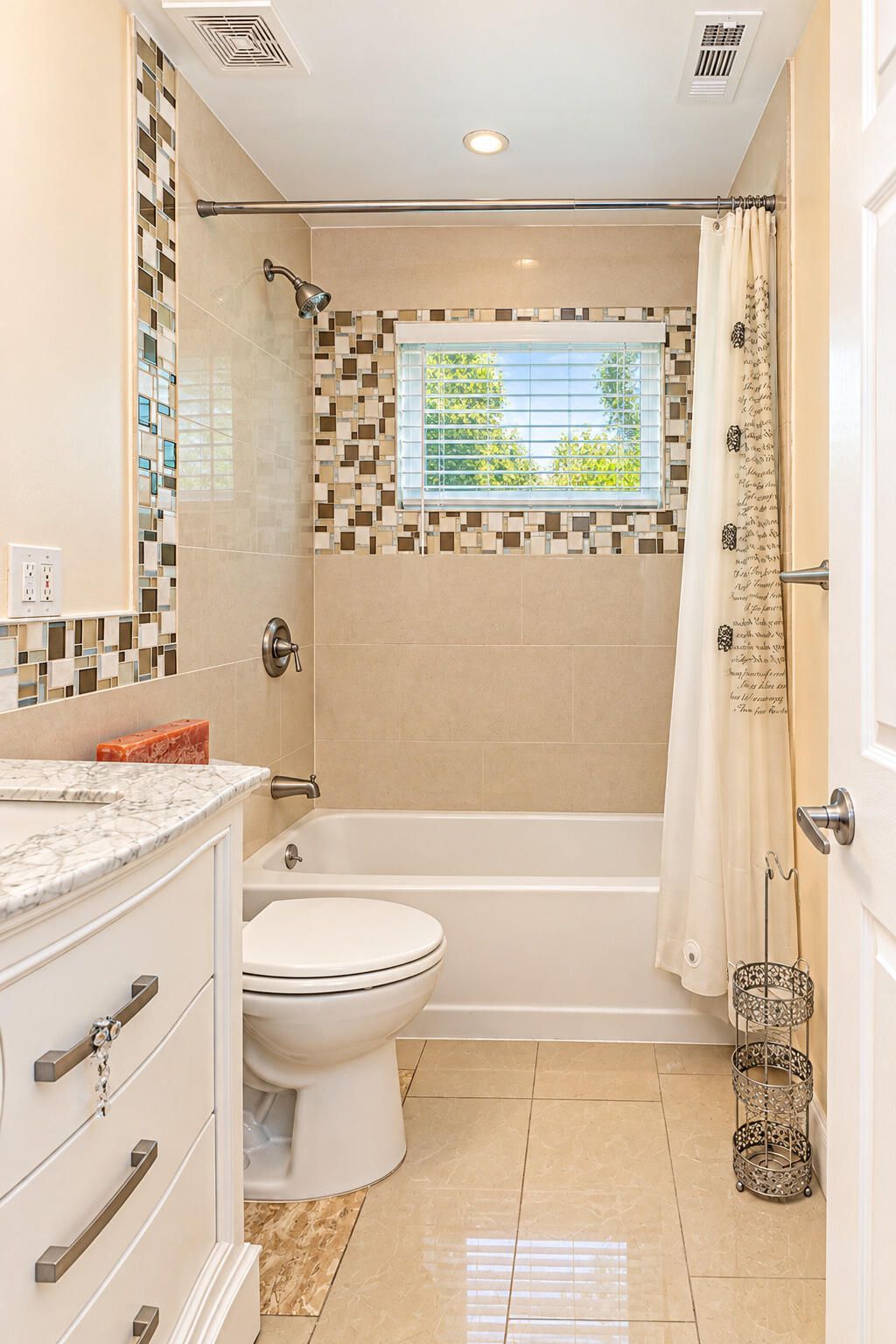 639 Madeline Court, West Palm Beach, FL 33413 Photo