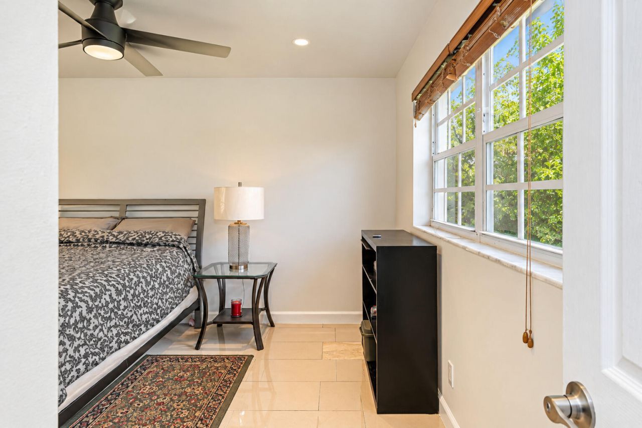 639 Madeline Court, West Palm Beach, FL 33413 Photo