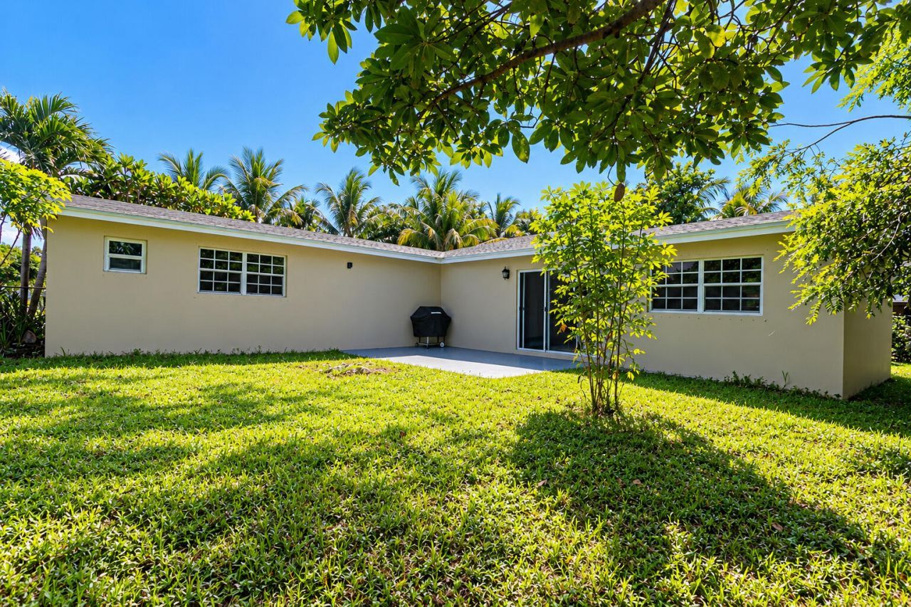 639 Madeline Court, West Palm Beach, FL 33413 Photo