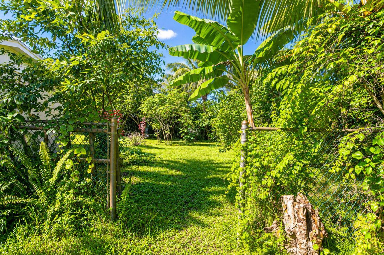 639 Madeline Court, West Palm Beach, FL 33413 Photo