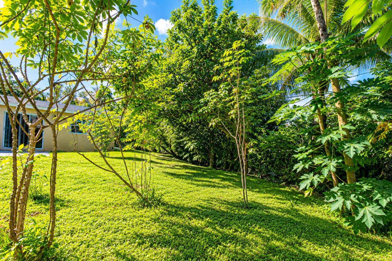 639 Madeline Court, West Palm Beach, FL 33413 Photo