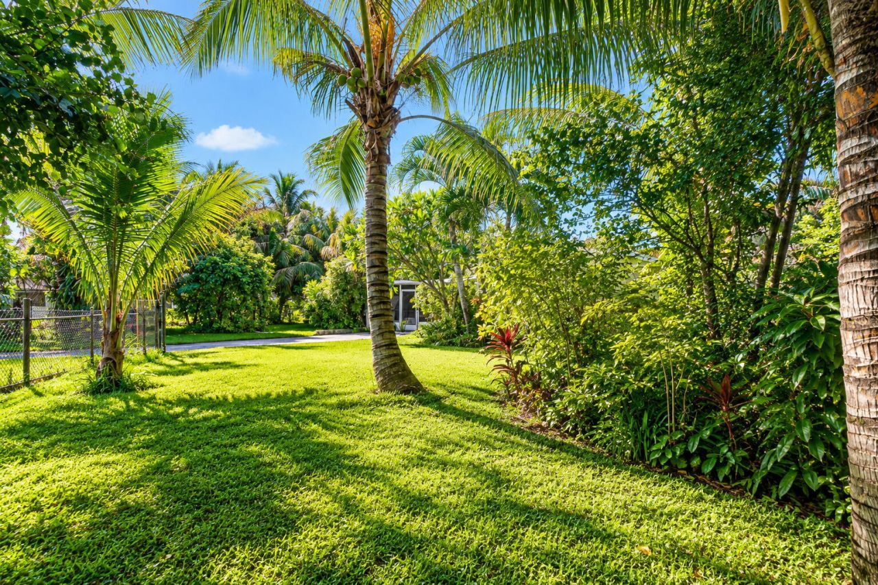 639 Madeline Court, West Palm Beach, FL 33413 Photo