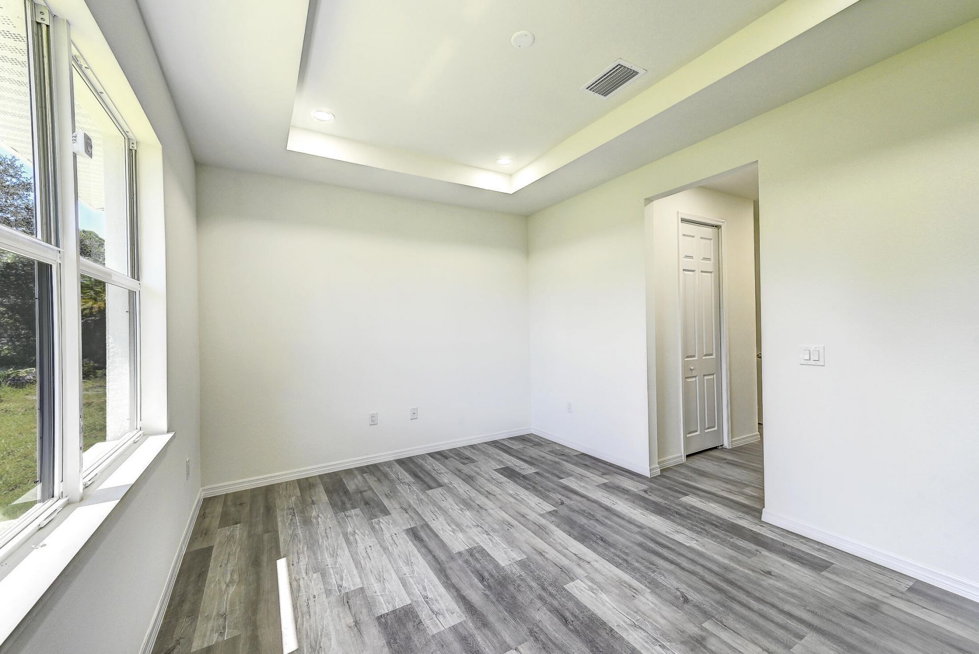 370 Chalet Avenue S, Lehigh Acres, FL 33974 Photo