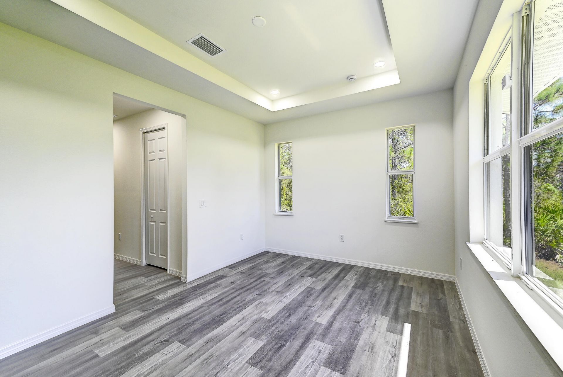 370 Chalet Avenue S, Lehigh Acres, FL 33974 Photo