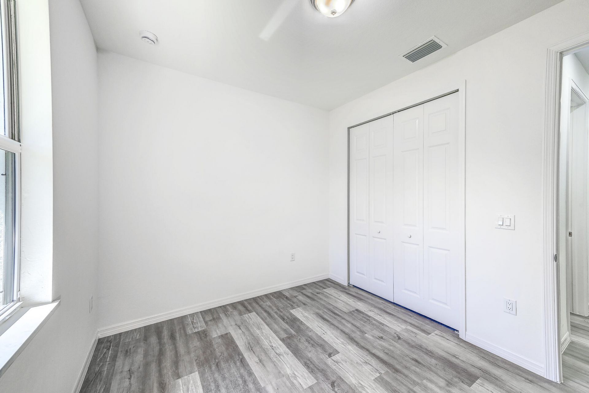 370 Chalet Avenue S, Lehigh Acres, FL 33974 Photo