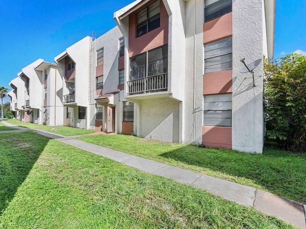 1794 NW 55TH Avenue, Unit 203, Lauderhill, FL 33313