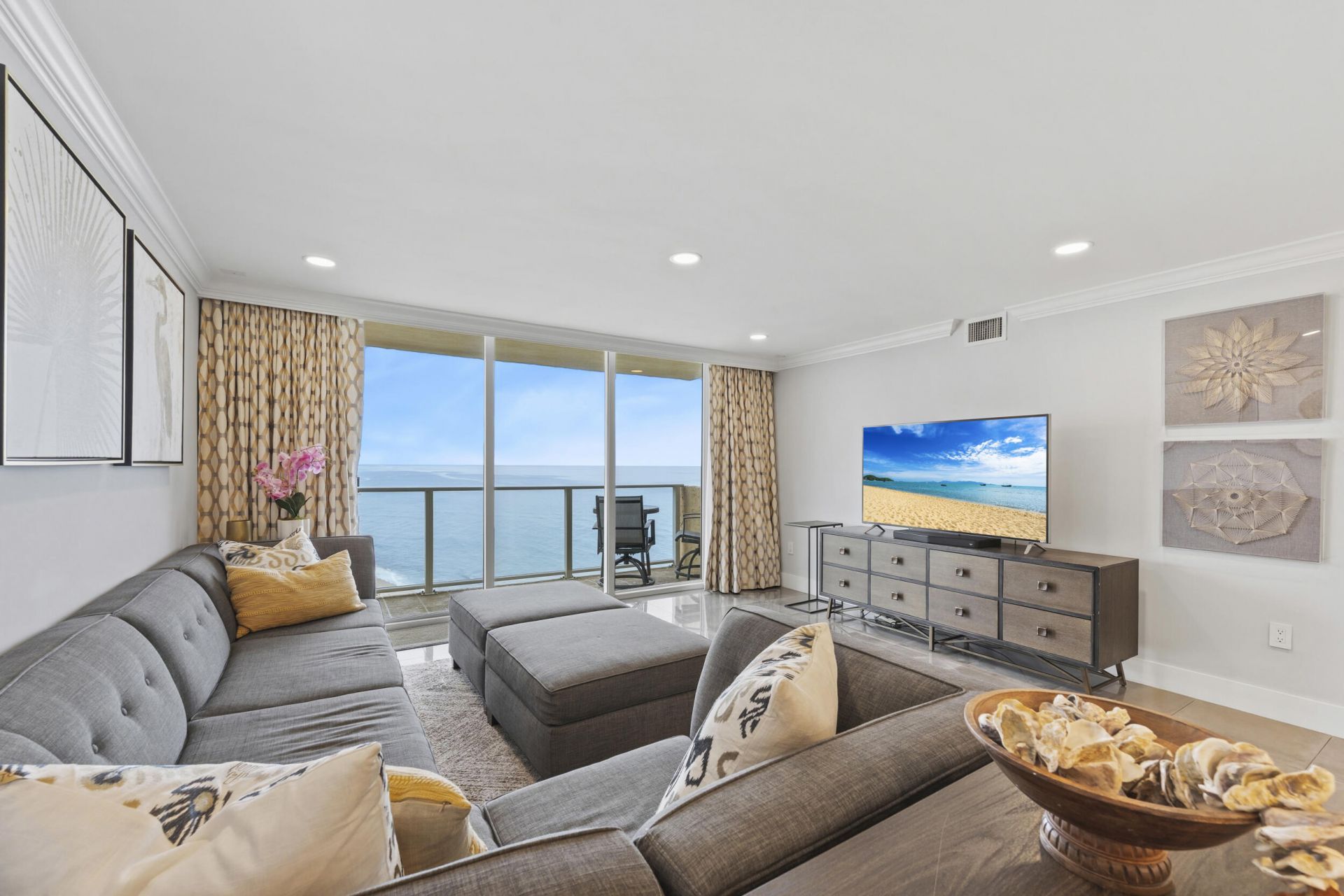 5440 N Ocean Drive, Unit 1404, Singer Island, FL 33404 Photo
