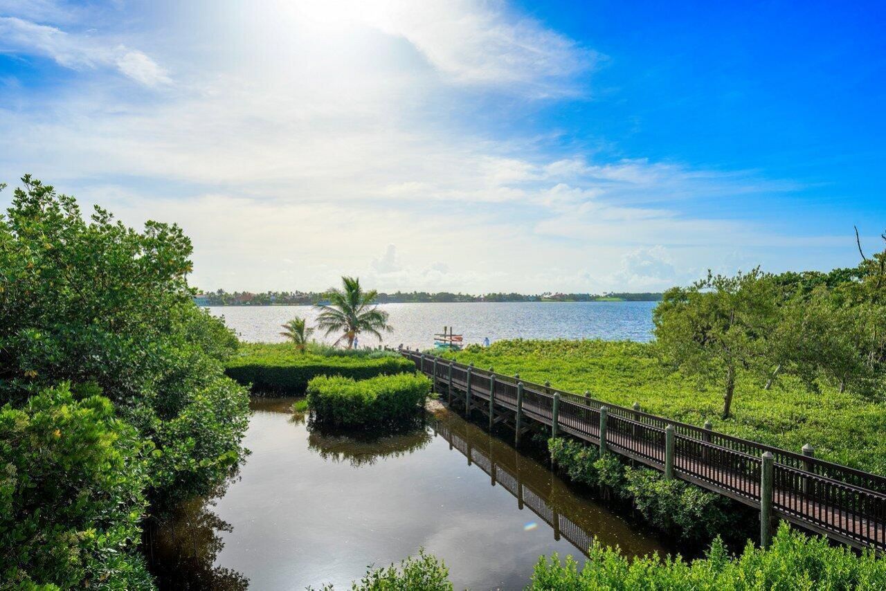 910 Via Villagio, Hypoluxo, FL 33462 Photo