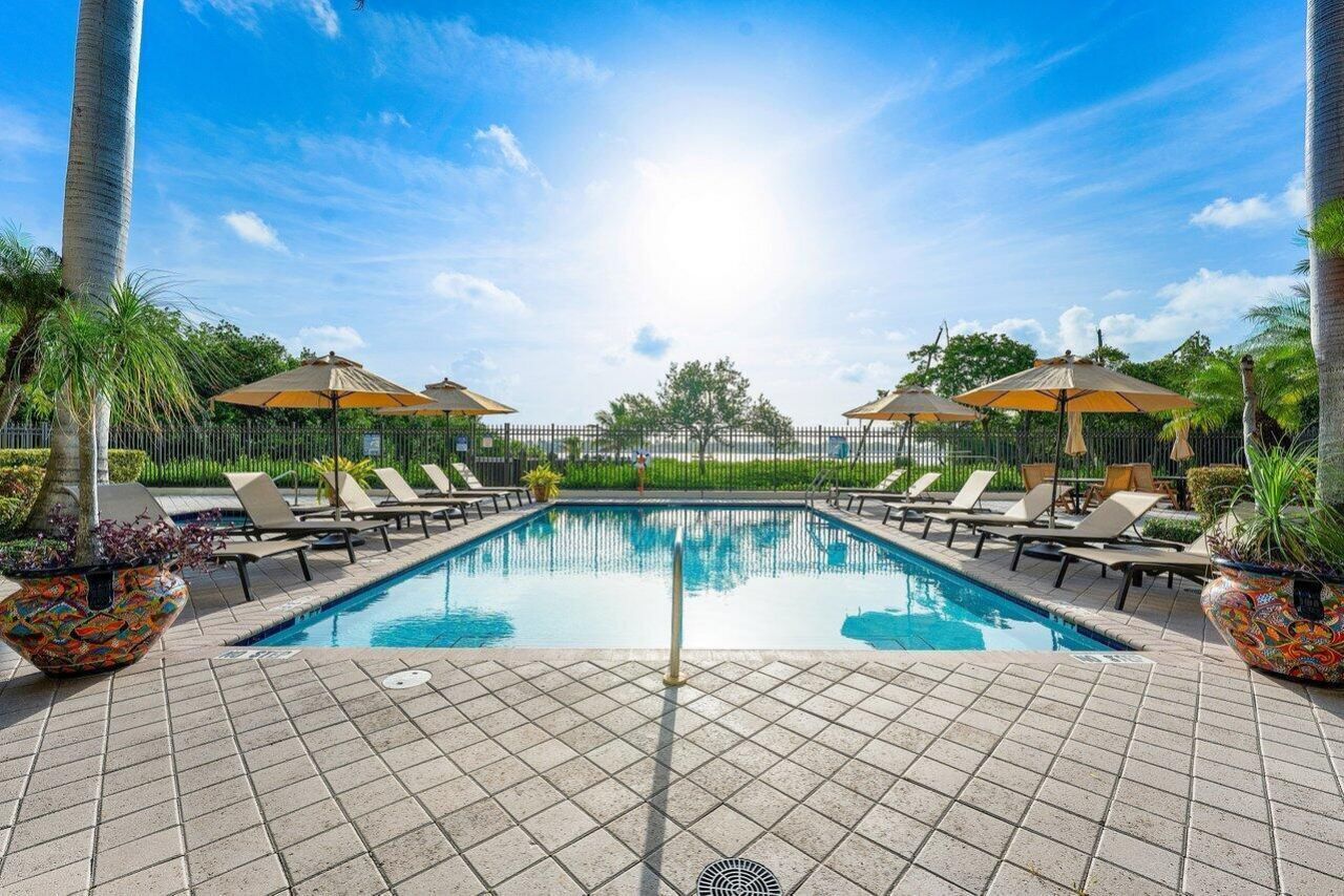 910 Via Villagio, Hypoluxo, FL 33462 Photo