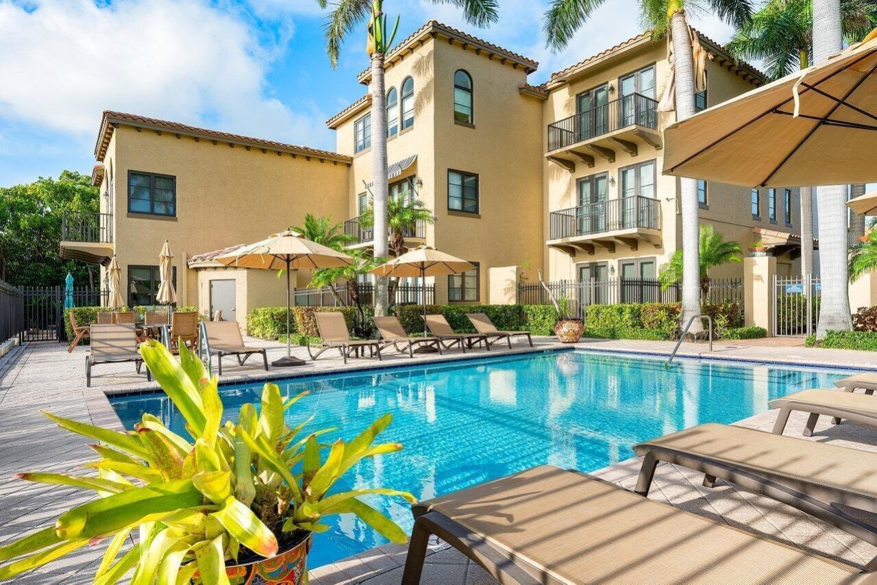 910 Via Villagio, Hypoluxo, FL 33462 Photo
