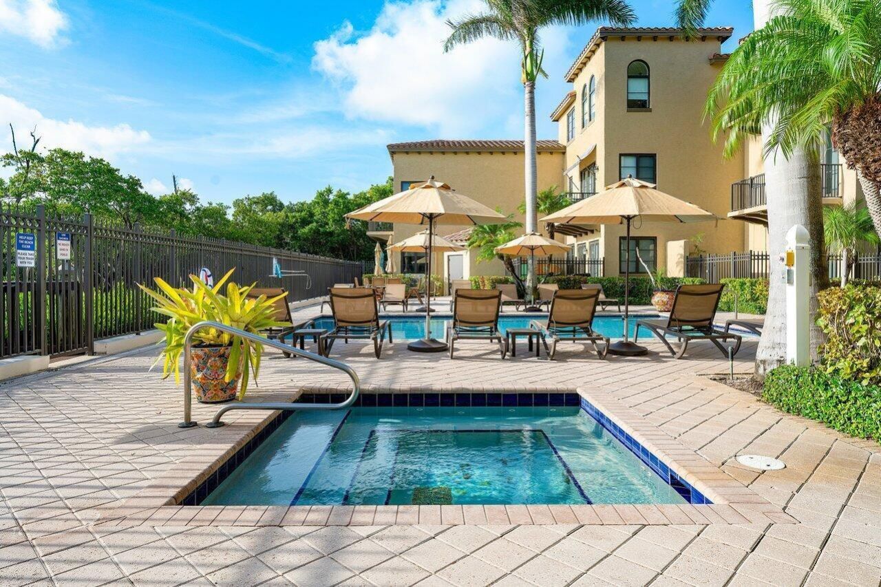 910 Via Villagio, Hypoluxo, FL 33462 Photo