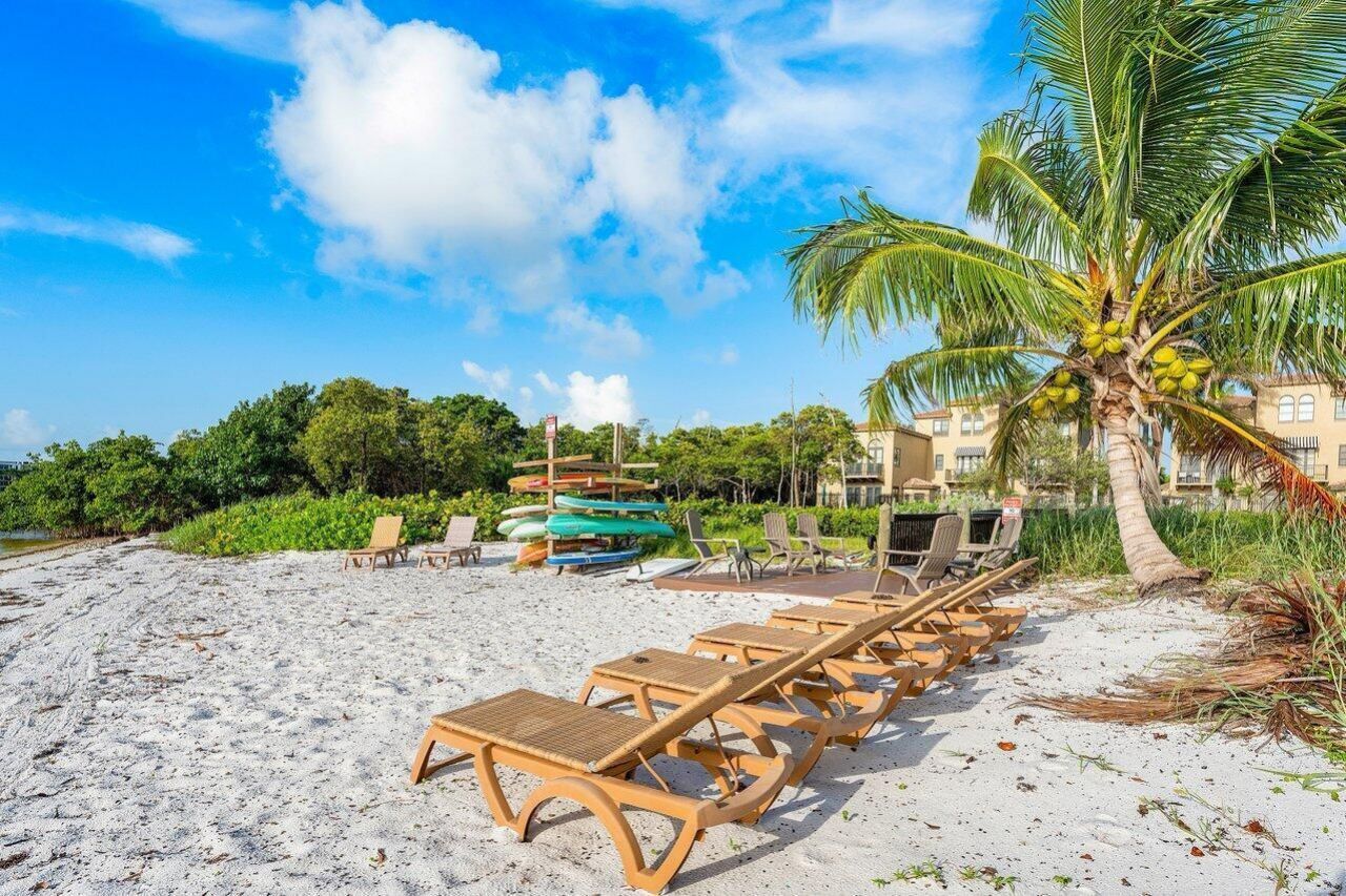 910 Via Villagio, Hypoluxo, FL 33462 Photo