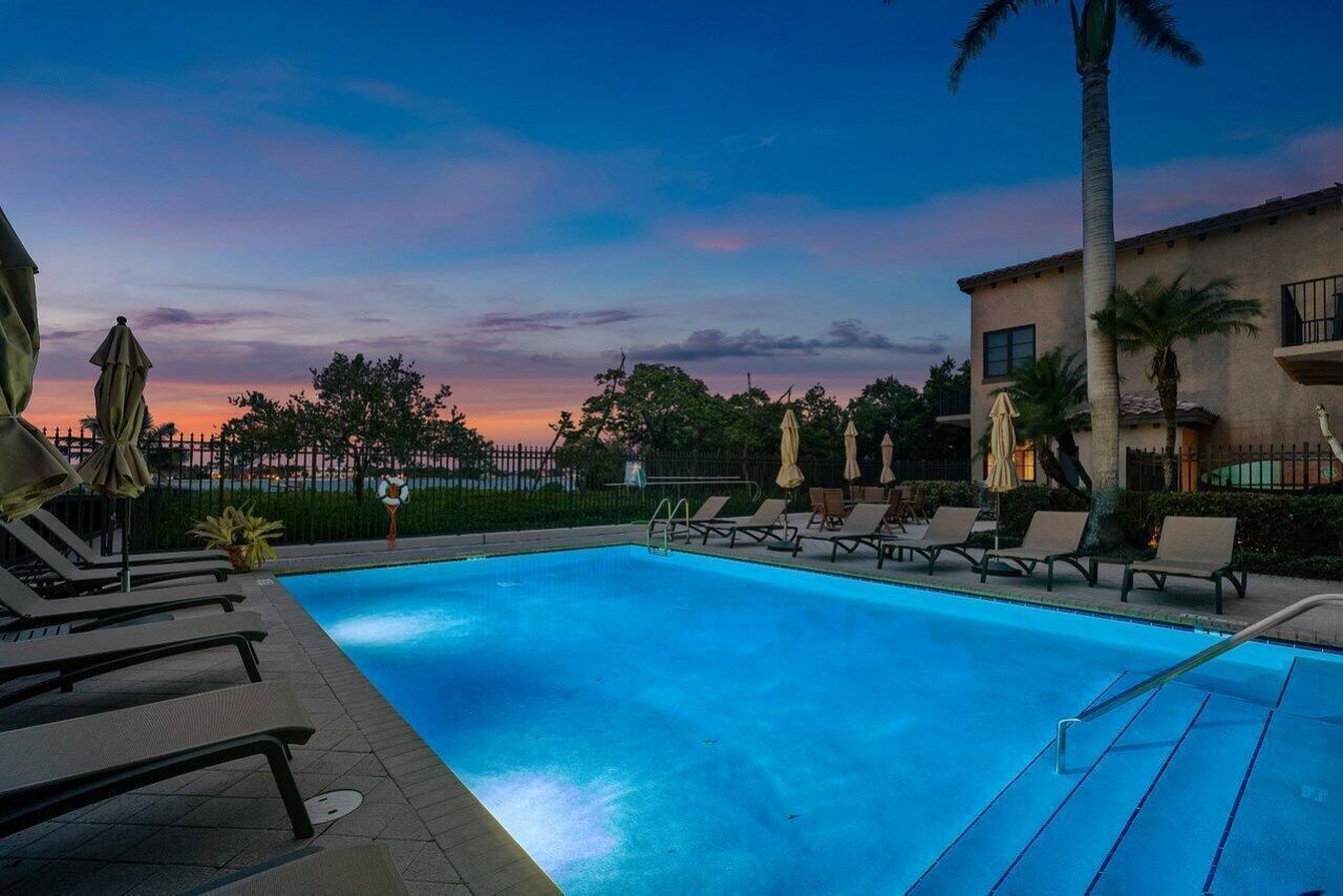 910 Via Villagio, Hypoluxo, FL 33462 Photo