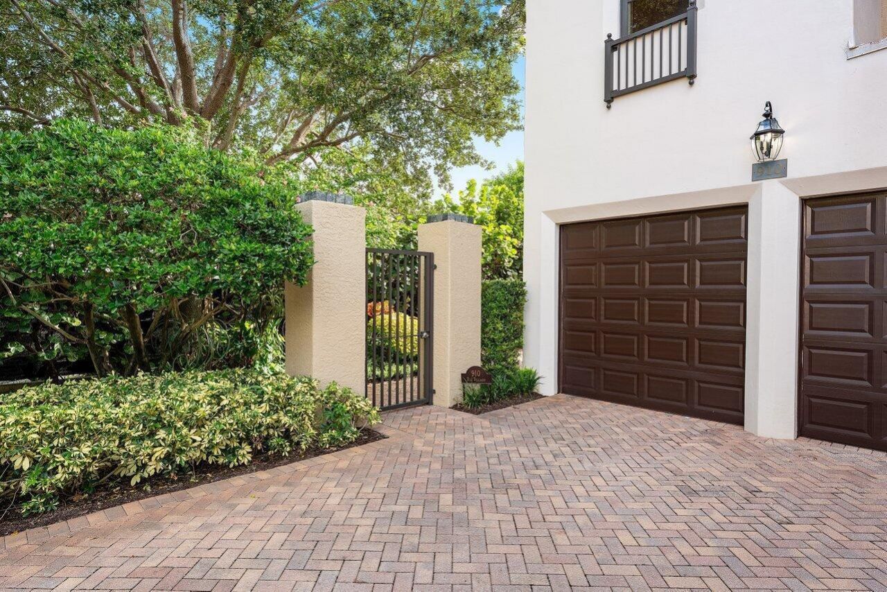 910 Via Villagio, Hypoluxo, FL 33462 Photo