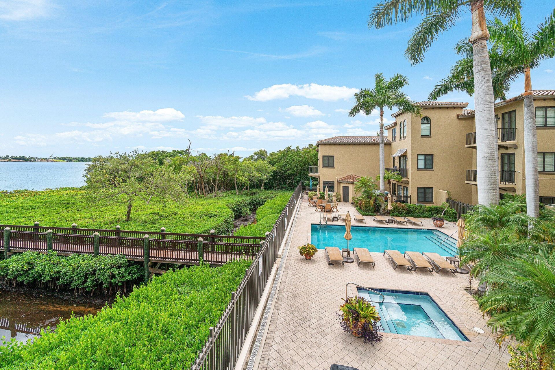 910 Via Villagio, Hypoluxo, FL 33462 Photo