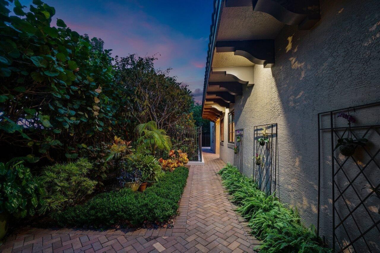 910 Via Villagio, Hypoluxo, FL 33462 Photo