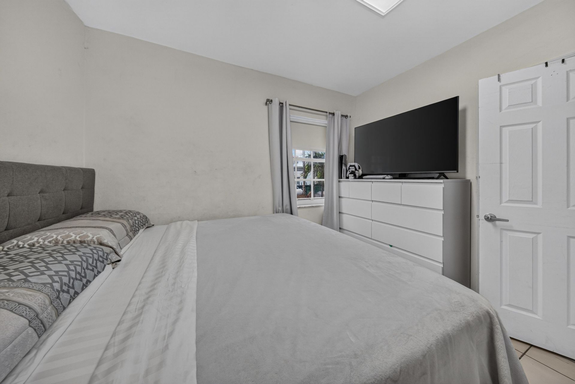 3711 SW 27th Terrace, Miami, FL 33188 Photo