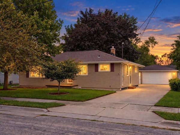 736 JOHN STREET, Menasha, WI 54952