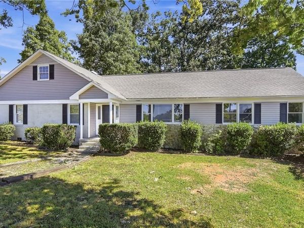 1233 Guilford College Road, Jamestown, NC 27282