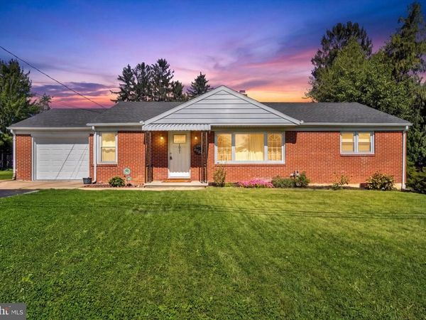 1821 BANNISTER STREET , YORK, PA 17404