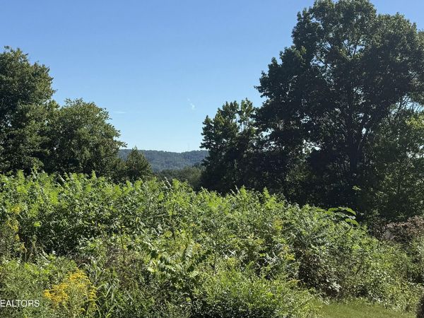 3356 Whispering Oaks Drive, Knoxville, TN 37938