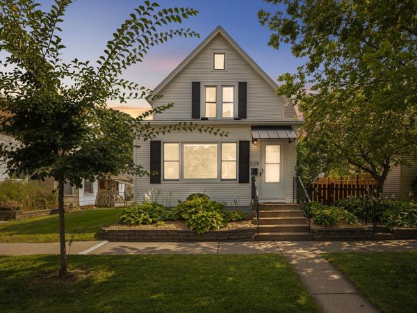 328 Osceola Avenue S, Saint Paul, MN 55102