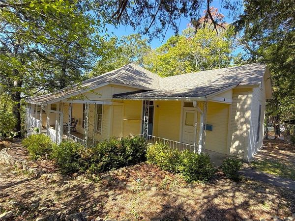 44 Ridgeway Avenue, Eureka Springs, AR 72632