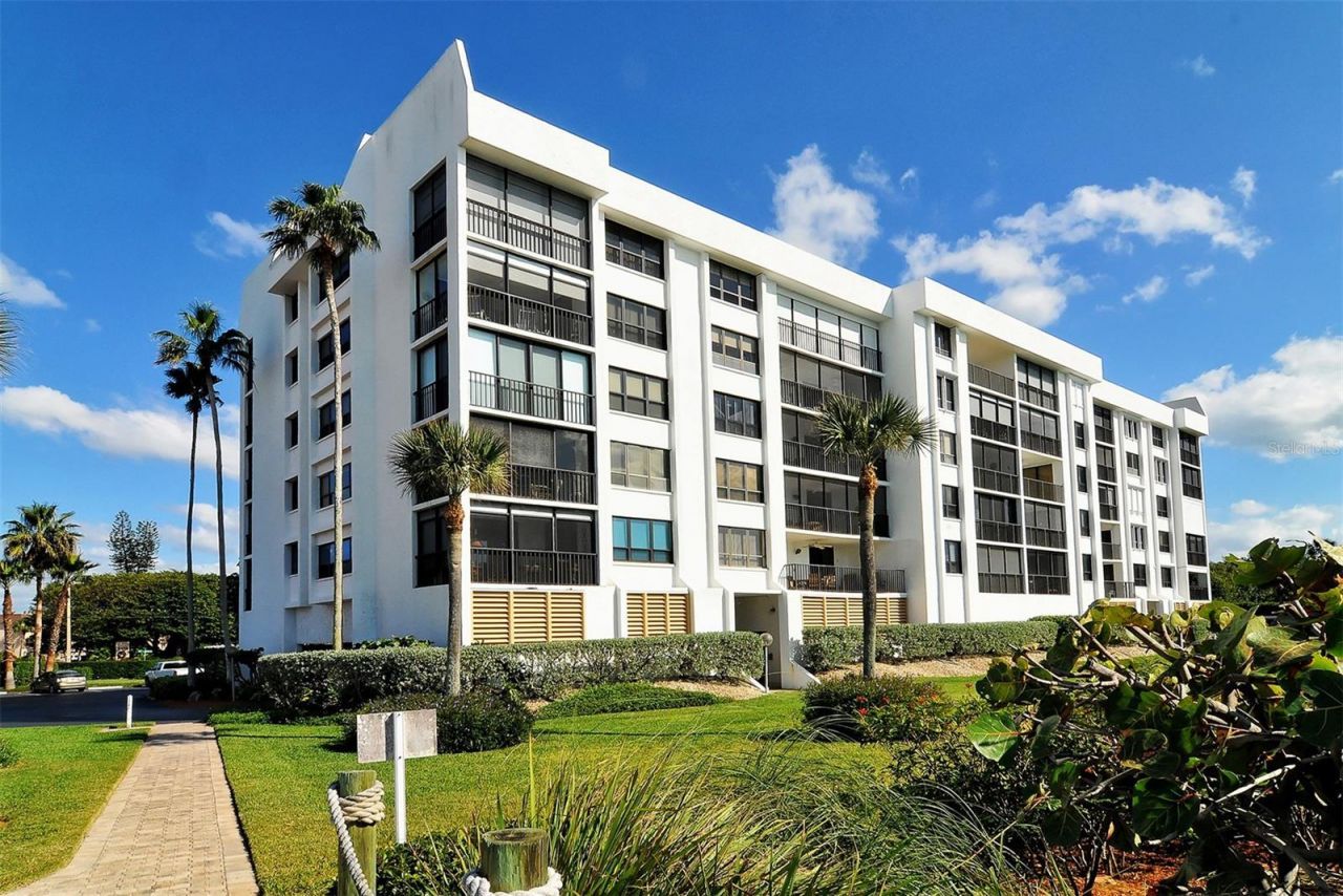 4525 Gulf Of Mexico Drive, Unit 204, Longboat Key, FL 34228 Photo