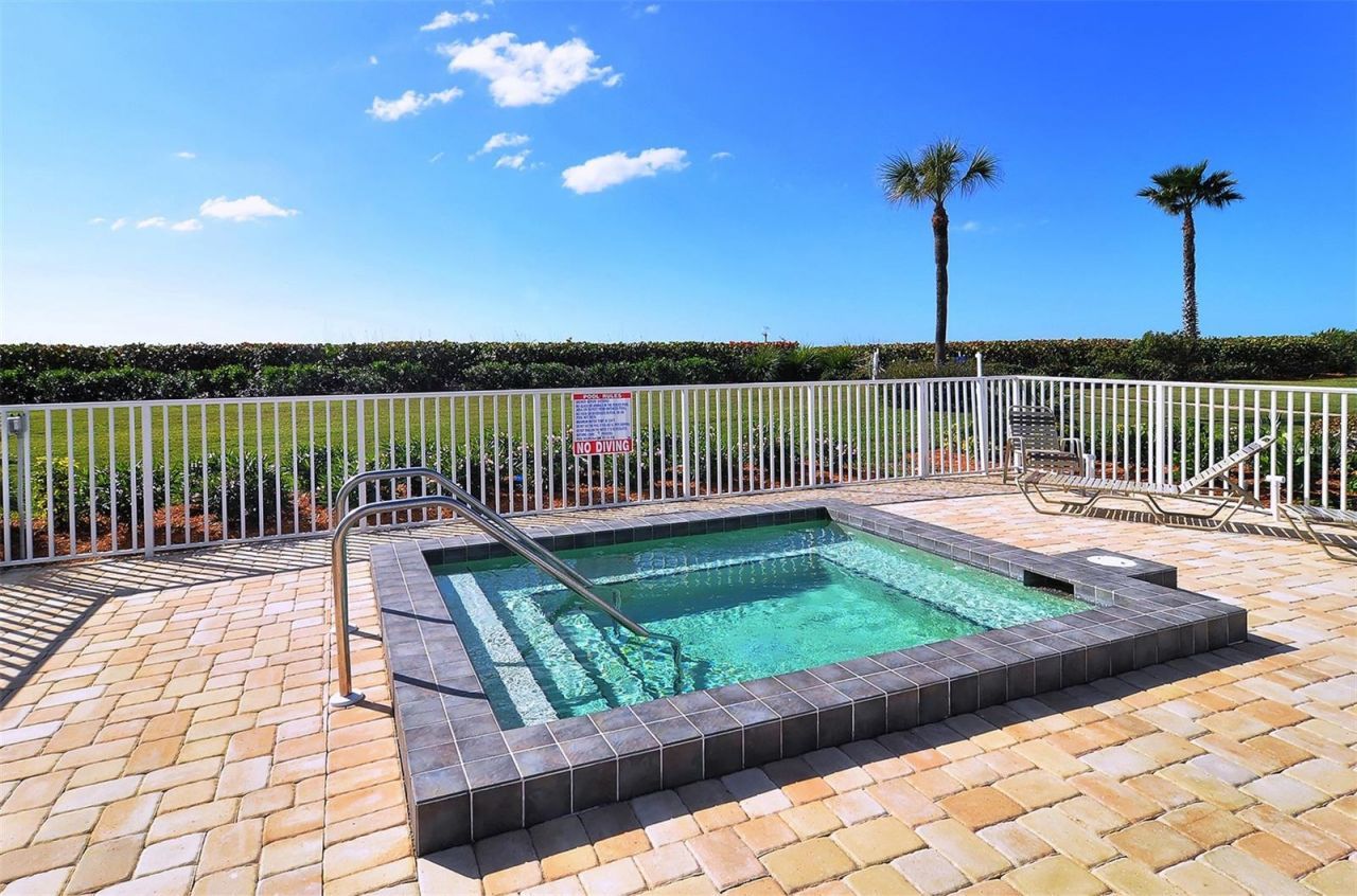 4525 Gulf Of Mexico Drive, Unit 204, Longboat Key, FL 34228 Photo