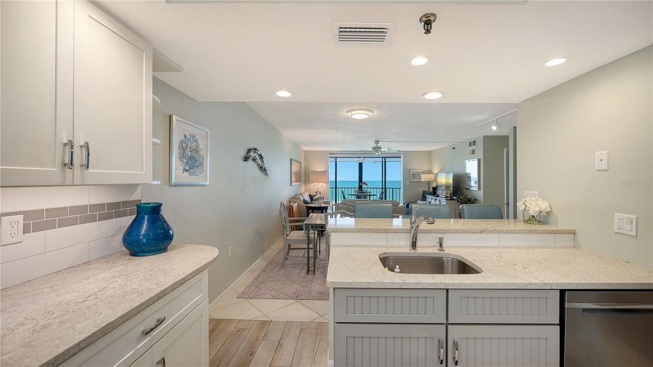 4525 Gulf Of Mexico Drive, Unit 204, Longboat Key, FL 34228 Photo
