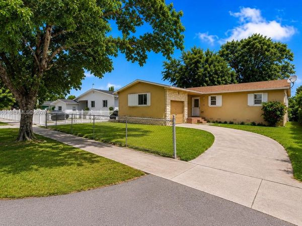 3031 NW 69th Ter , Miami, FL 33147
