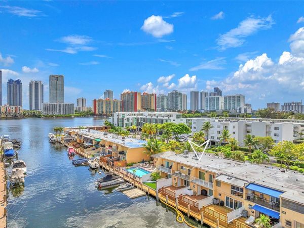 3925 NE 167th St , Unit 20, North Miami Beach, FL 33160