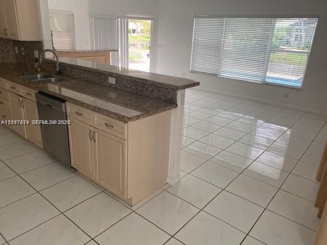 531 NW 108th Ave , Plantation, FL 33324 Photo