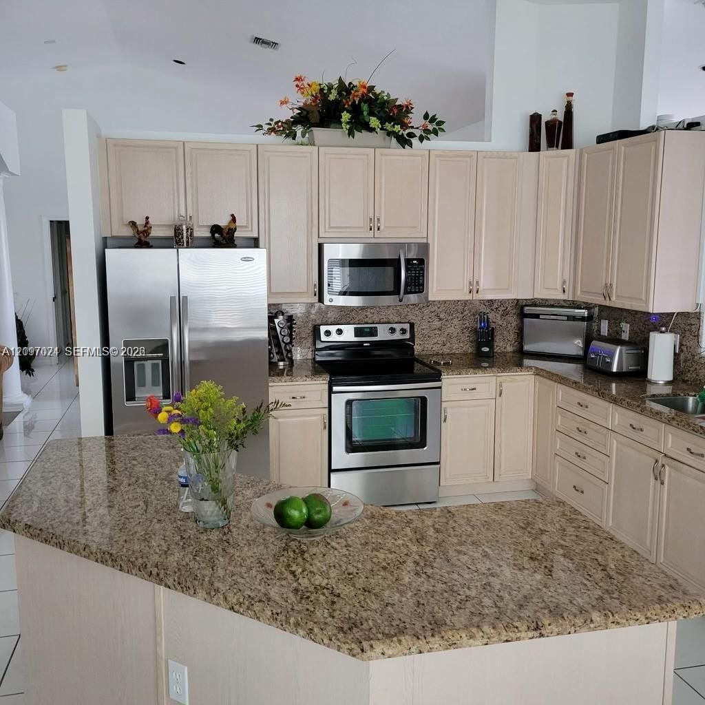 531 NW 108th Ave , Plantation, FL 33324 Photo