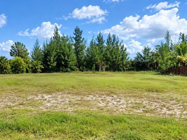 3607 NE 21st Street, Cape Coral, FL 33909