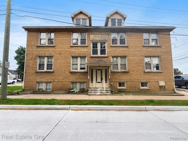 4700 CURTIS Street, Unit 2E, Dearborn, Mi 48126