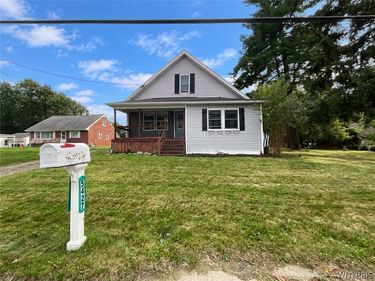 5427 Berg Road , Buffalo, NY 14218