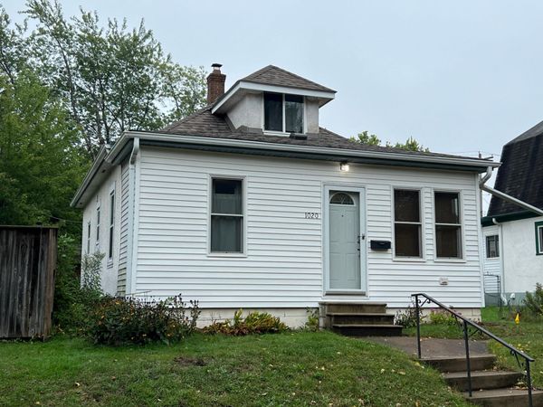 1020 Chatsworth Street N, Saint Paul, MN 55103