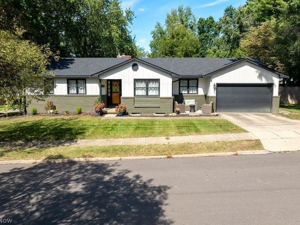 1133 Romayne Drive, Akron, OH 44313