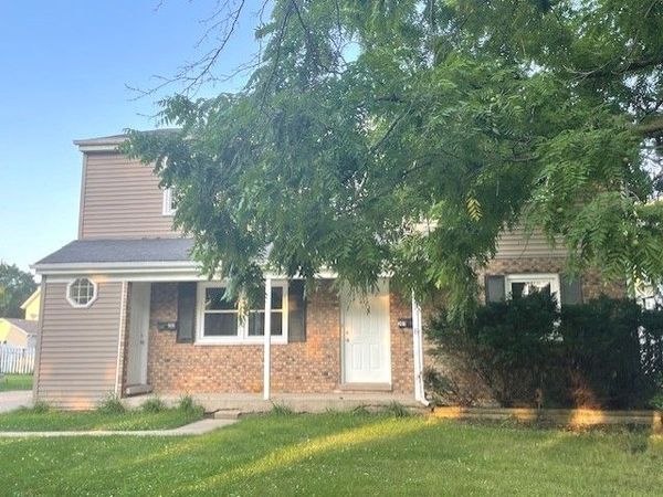 307/309 N State Street , Marengo, IL 60152